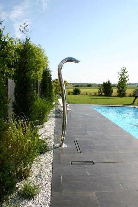 Douche de piscine
