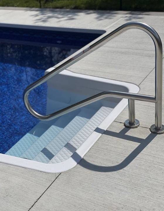 Échelle de piscine
