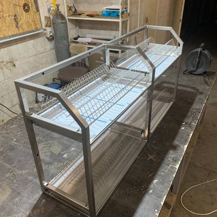 Égouttoir à vaisselle en fabrication