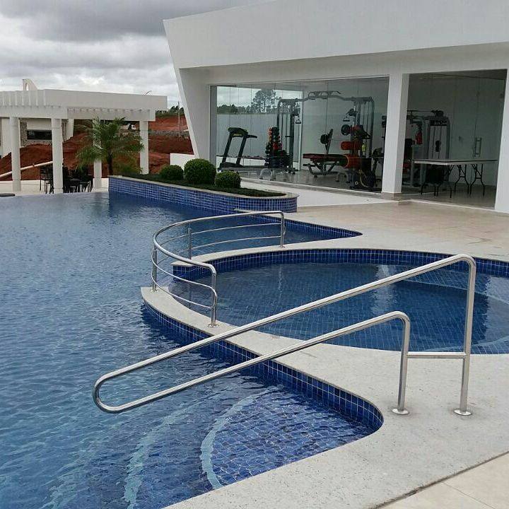 Main courante de piscine